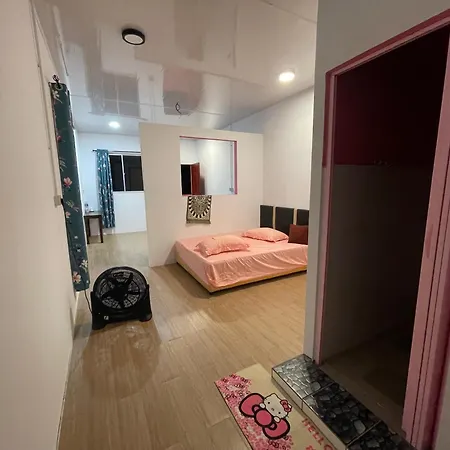 Kundasang Pink Homestay Exterior photo