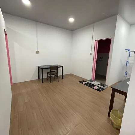 Kundasang Pink Homestay Exterior photo