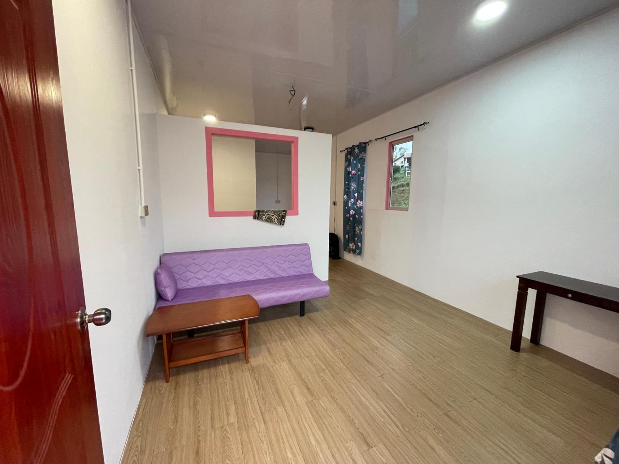 Pink Homestay *
